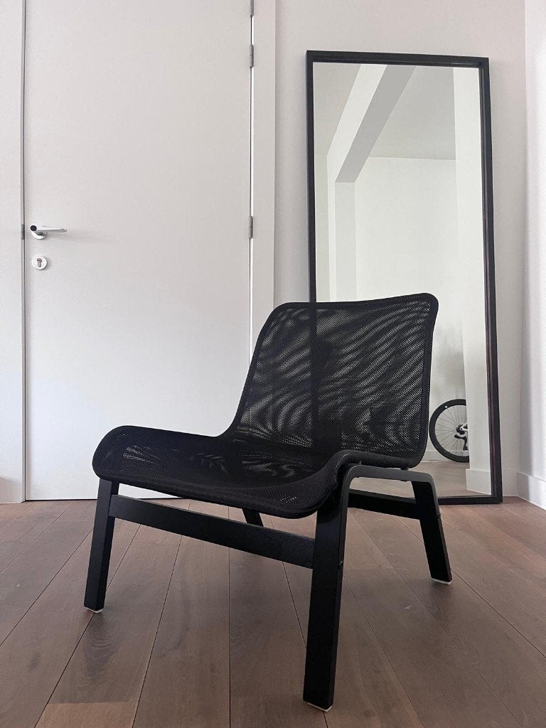Zwarte IKEA eenzit – minimalistisch & in zeer goede staat, Huis en Inrichting, Ophalen, Minder dan 75 cm, Zo goed als nieuw, Minimalistisch