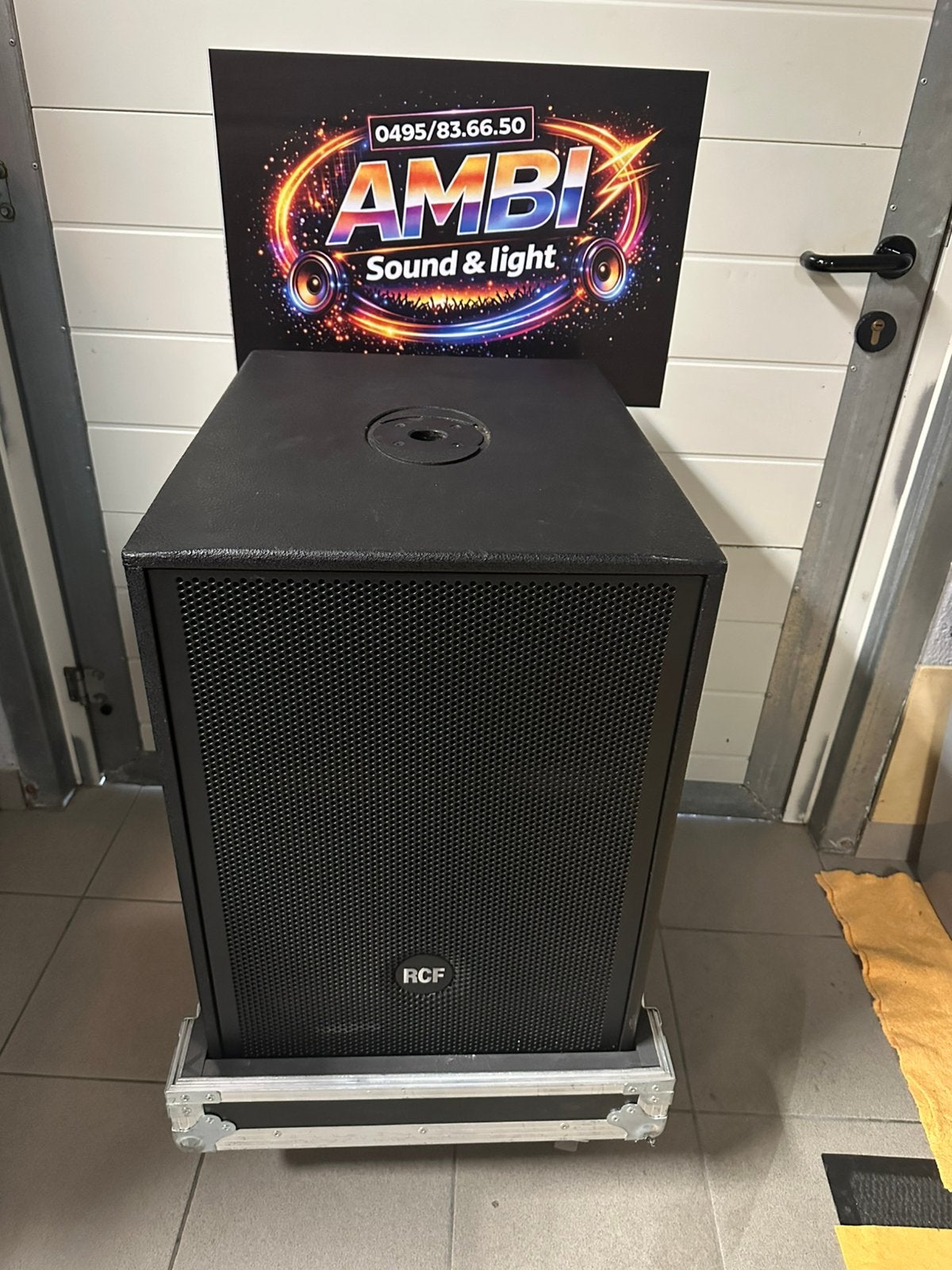RCF  905as actieve  sub, Enlèvement ou Envoi, Comme neuf, Subwoofer