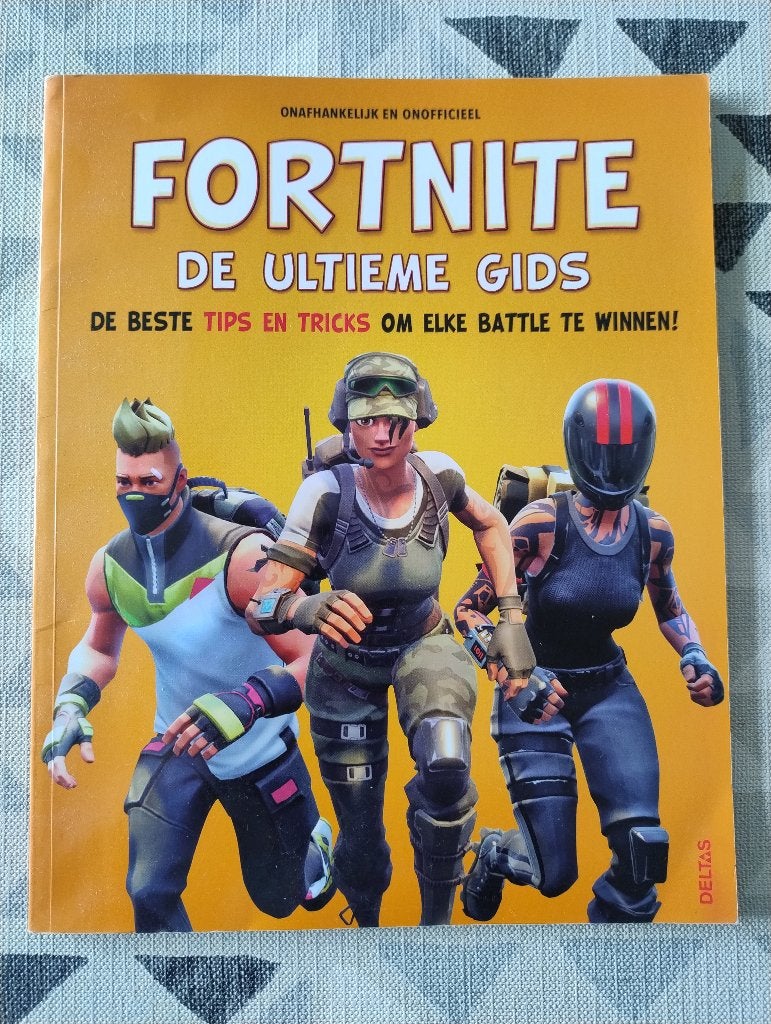 Fortnite  - de ultieme gids, Boeken, Ophalen of Verzenden, Gelezen, Non-fictie