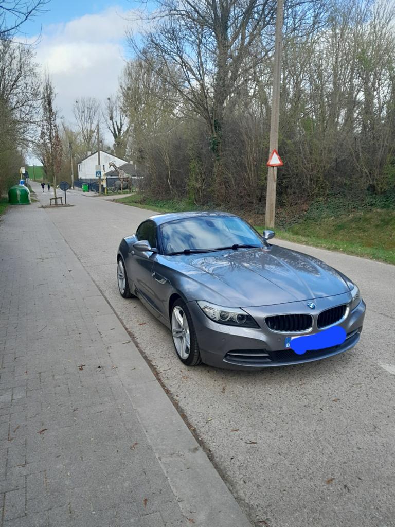 BMW Z4. 2.0I. 2013. 5 EUROS. 148 000 KM. TÉL.0495 60 25 65, Particulier, Achat, Z4