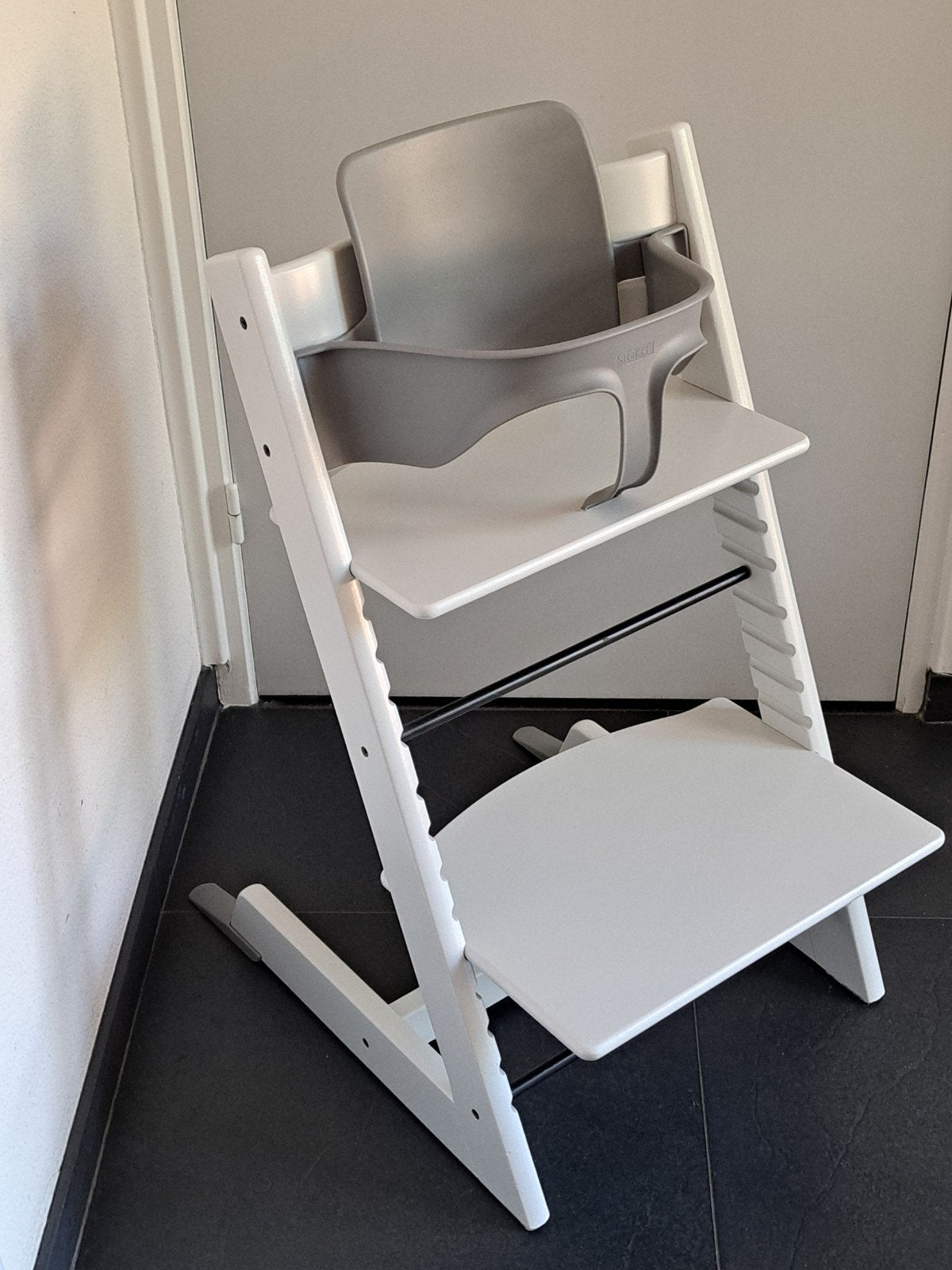 Stokke Tripp Trapp met babyset en tafelblad, Enlèvement, Comme neuf, Chaise évolutive, Coulissant