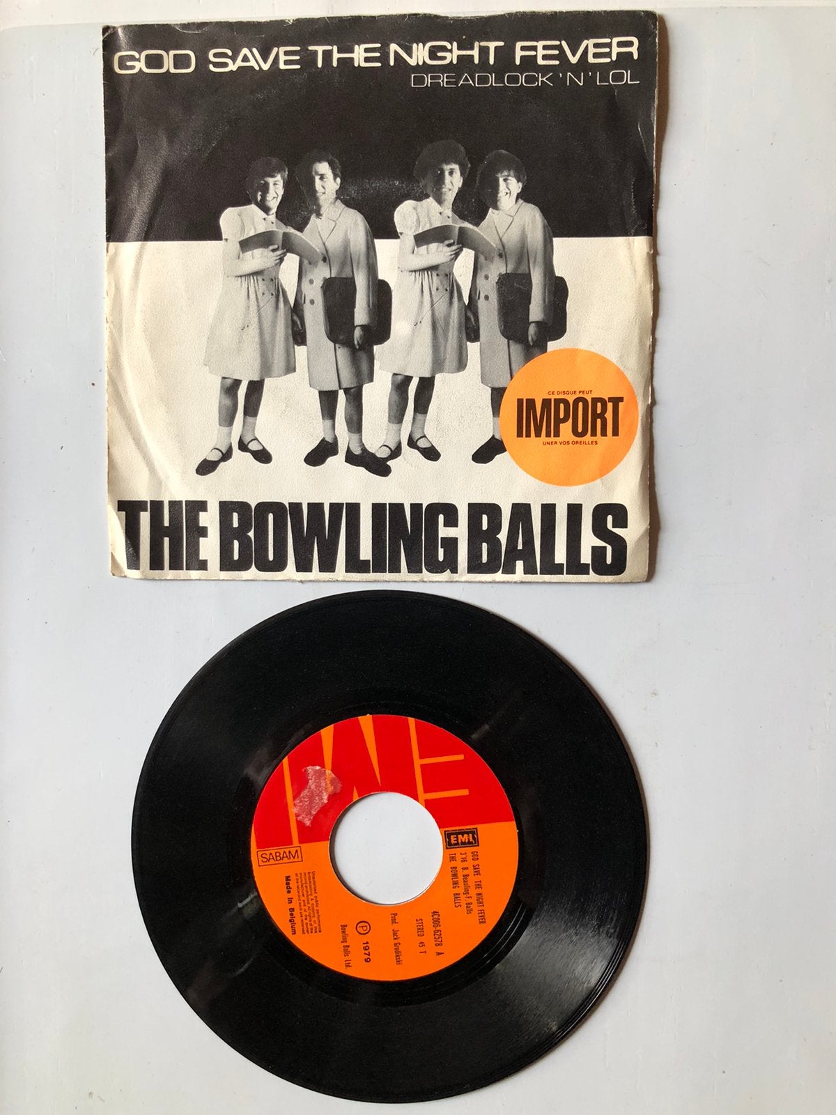 Bowling Balls : Dieu sauve la nuit (1979), Envoi, Comme neuf