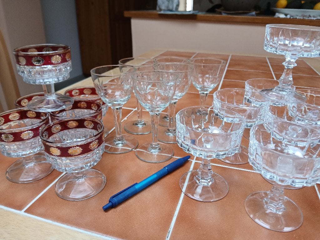 Lot 19 petits verres apéritif vintage, Enlèvement, Utilisé