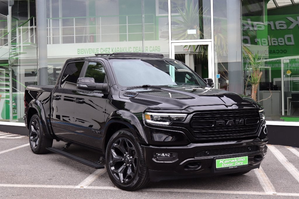 DODGE RAM 5.7i 401CV LPG 320L LIMITED NIGHT PANO COCKPIT TVA, Auto's, Automaat, Dealer onderhouden, Zwart, Leder