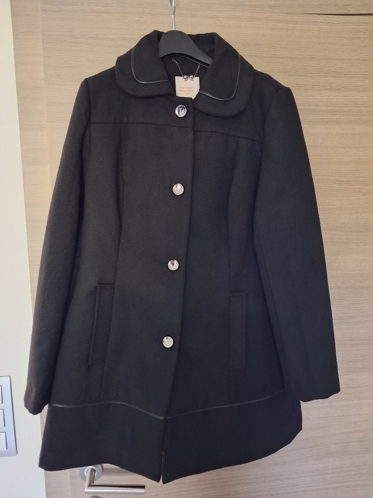 lange zwarte dames mantel maat L clockhouse, Kleding | Dames, Zwart, Maat 42/44 (L), Ophalen of Verzenden, Zo goed als nieuw