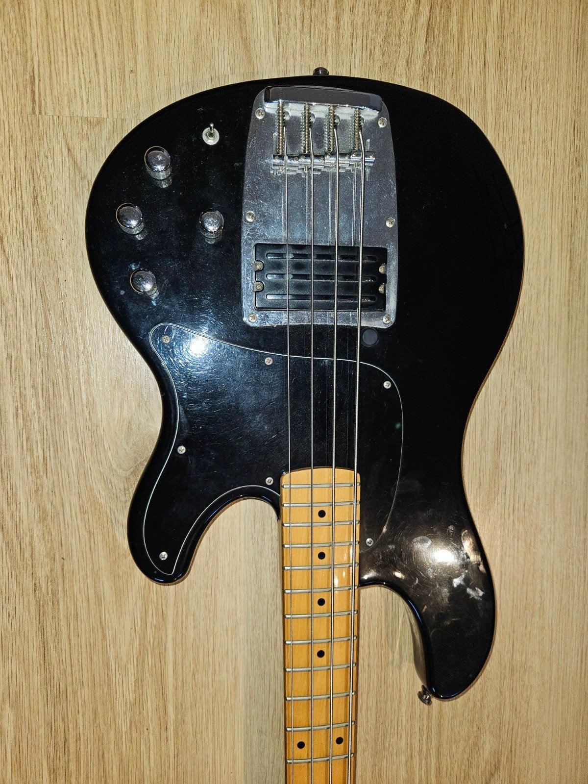 Ibanez ATK, Musique & Instruments, Enlèvement