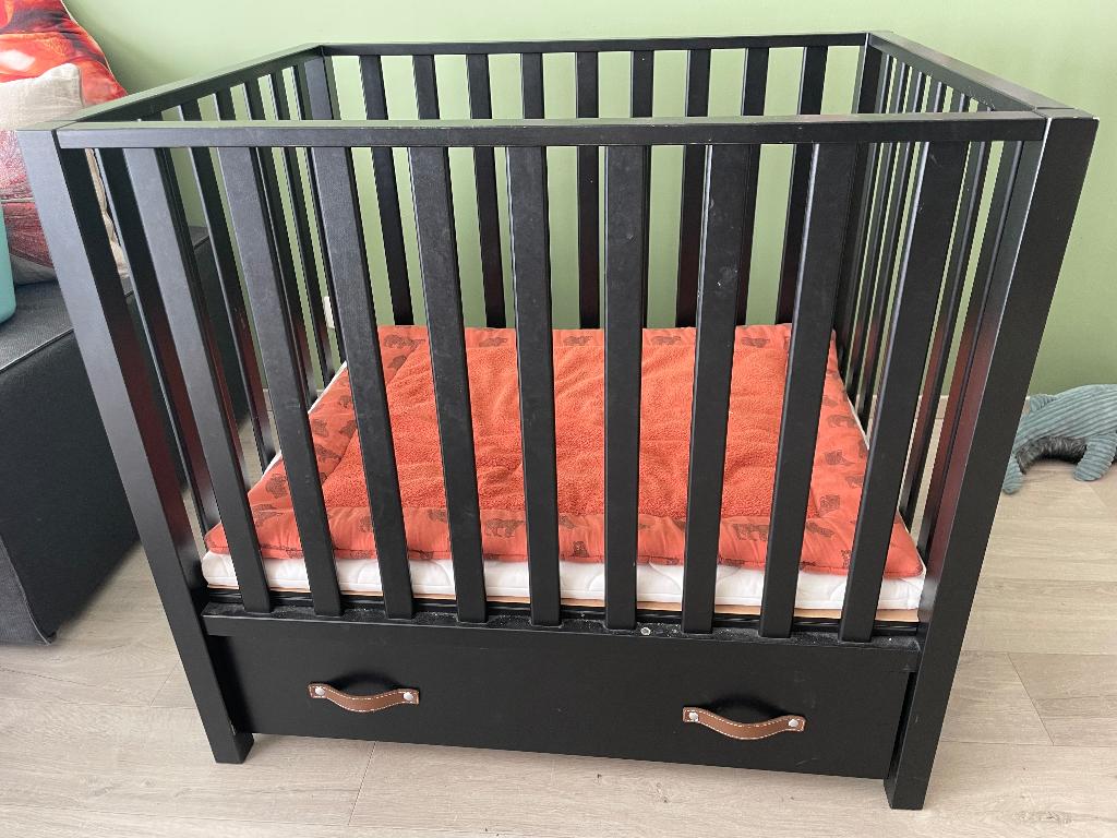 Babypark zwart, Kinderen en Baby's, Babyparken, Gebruikt, Rechthoekig, In hoogte verstelbaar, Boxkleed, Lade, Ophalen