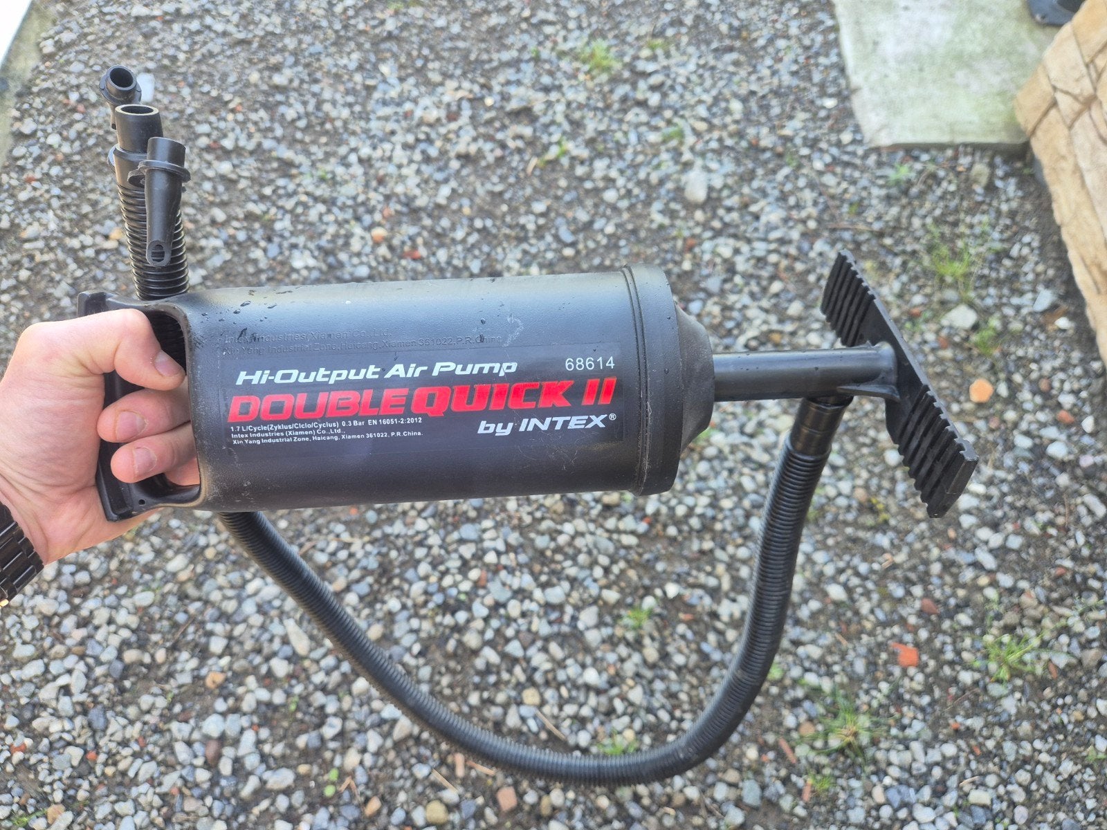 Intex Double Quick II Handpomp (Model 68614), Ophalen