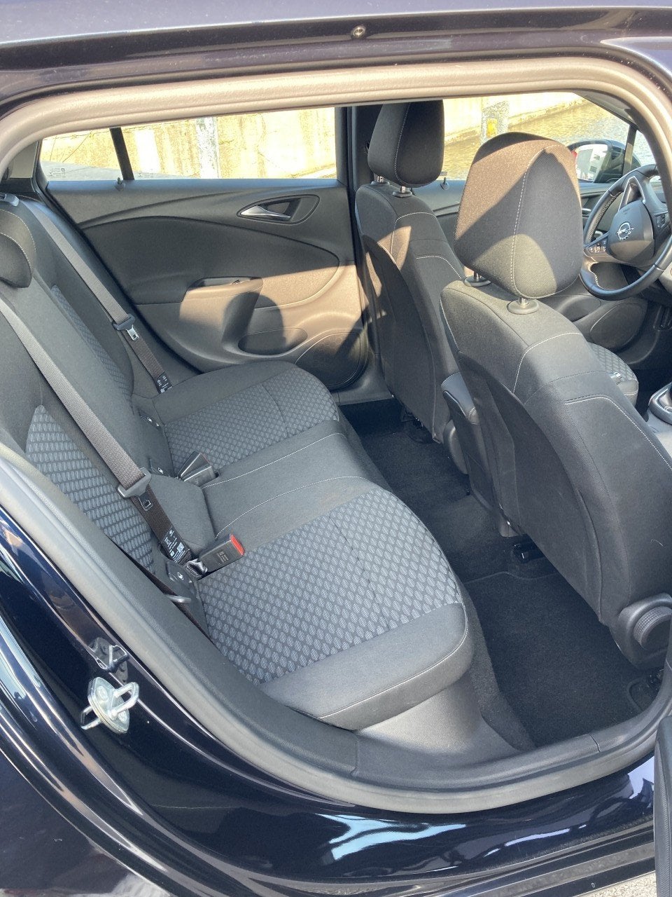 Opel Astra Online Edition Start/Stop (bj 2017), Auto's, Opel, Automatische klimaatregeling, Stof, Gebruikt, https://public.car-pass.be/vhr/1c413de1-eee0-4ce1-8a98-0b23083c6822
