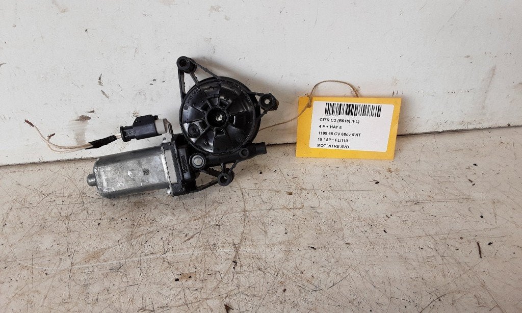 MOTEUR LEVE VITRE ELECTRIQUE AVANT DROIT C3 (SX / SW), Citroën, Mevr. I. Hauben, Utilisé, Avant