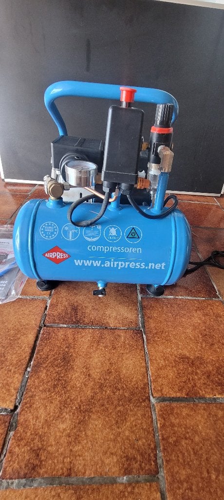 Compressor Airpress L6-95 "zgan" NP €193,, Doe-het-zelf en Bouw, Compressors, Ophalen, 6 tot 10 bar, Zo goed als nieuw, Minder dan 200 liter/min