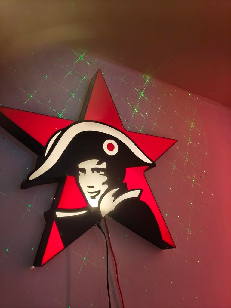 Lichtreclame Napoleon games  met lichtschakelaar., Ophalen