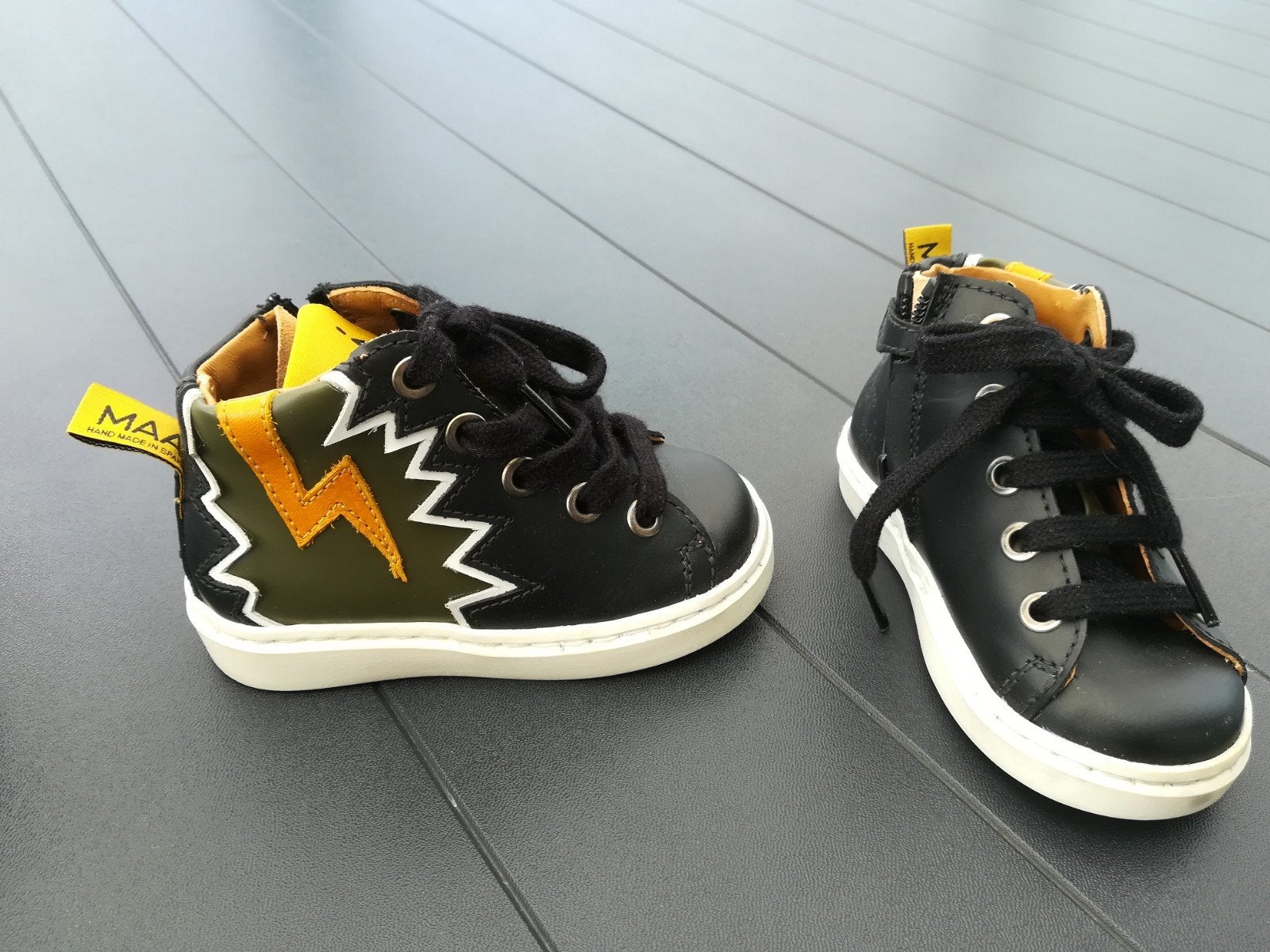 Schoenen maat 21 van merk Maá Sneaker, Enfants & Bébés, Vêtements de bébé | Chaussures & Chaussettes, Enlèvement, Bottines
