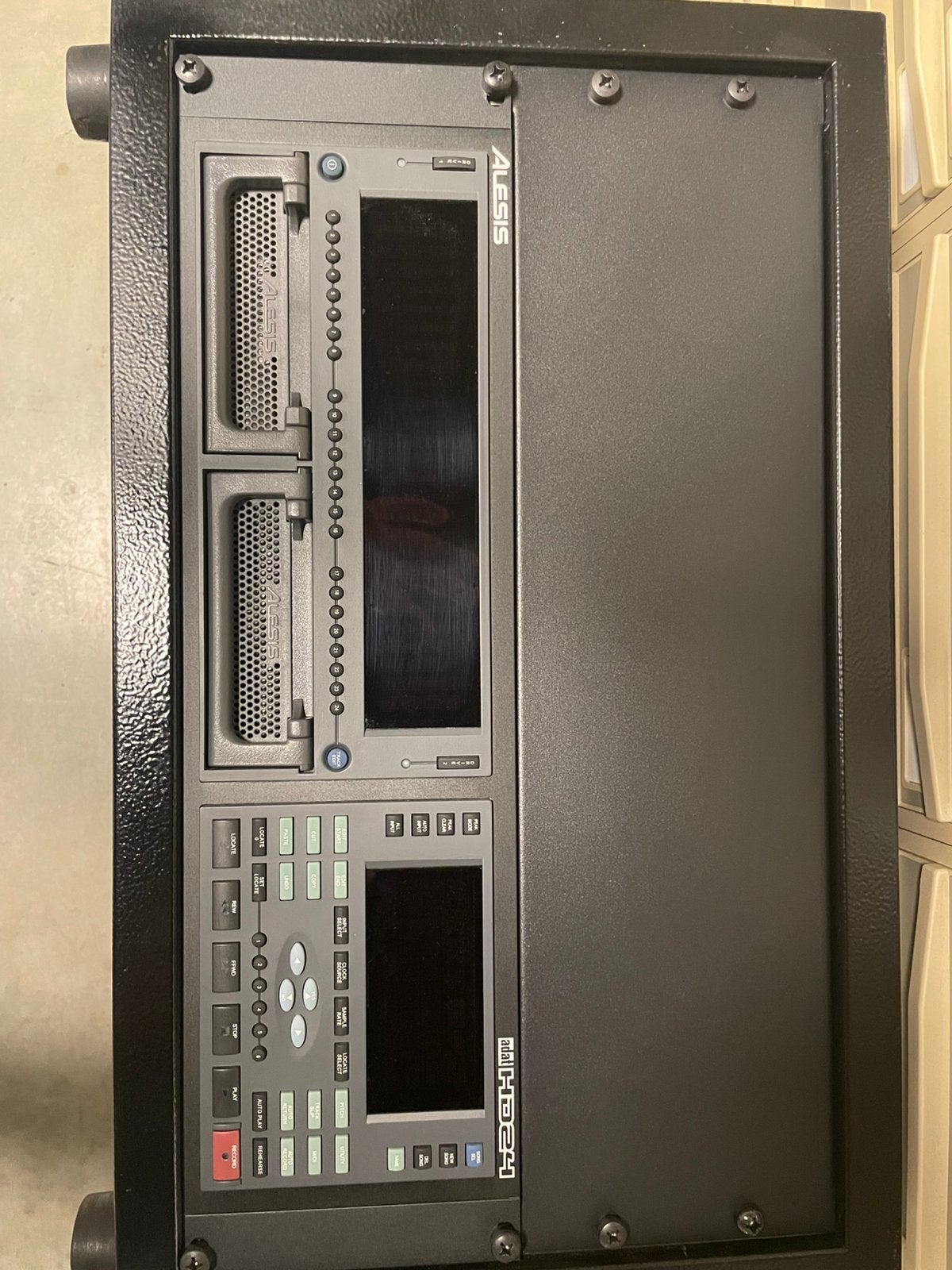 AlesisHD24 hardisk recorder, Enlèvement, Comme neuf