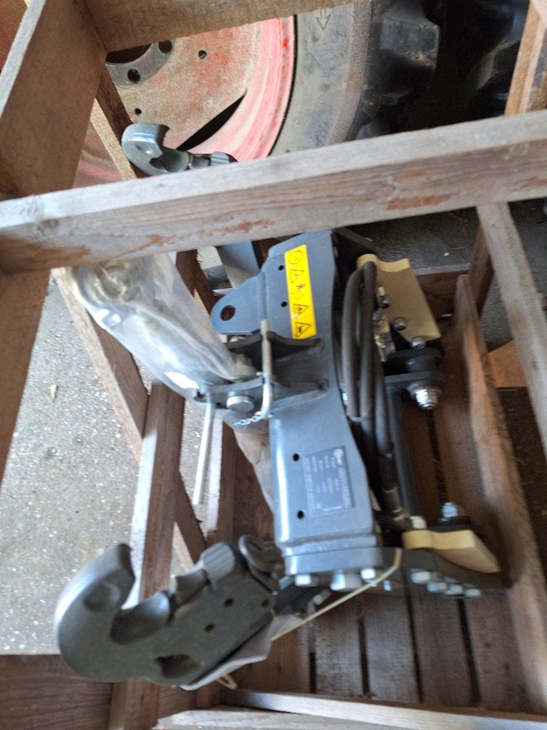 nieuwe frontlift tractor, Zakelijke goederen, Ophalen
