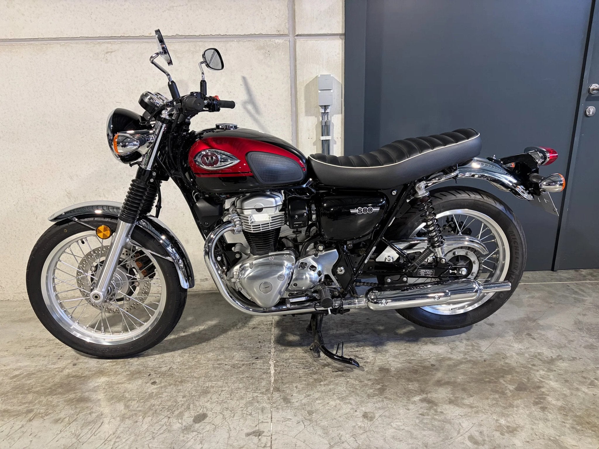 Kawasaki W800 in showroomstaat (bj 2024), Handgeschakeld, 12 t/m 35 kW, Gebruikt, Bedrijf