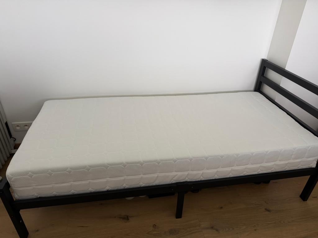 Eenpersoonsmatras 200 x 90 (in nieuwstaat!), Huis en Inrichting, Slaapkamer | Slaapbanken, Zo goed als nieuw, Ophalen