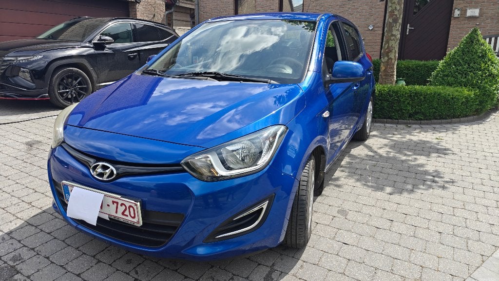 Voiture i20, Autos, Hyundai, Euro 5, Achat, 63 kW, Boîte manuelle