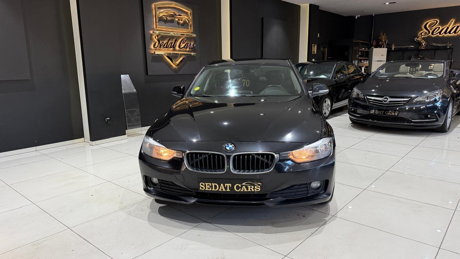 BMW 3er - 316d, Auto's, Euro 5, 4 cilinders, Zwart, 5 deurs