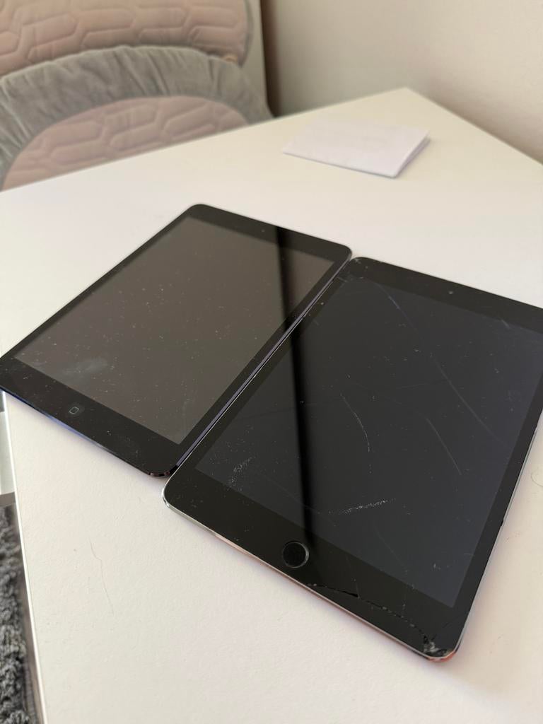2 iPads voor onderdelen, Computers en Software, Apple iPads, Ophalen of Verzenden, Zo goed als nieuw
