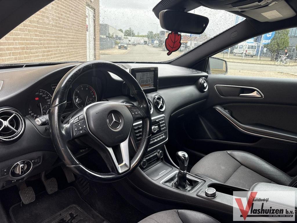 Mercedes-Benz A 180 Ambition | Climate | Cruise | Navi | PDC, Auto's, Mercedes-Benz, Navigatiesysteem, Zilver of Grijs, A-Klasse