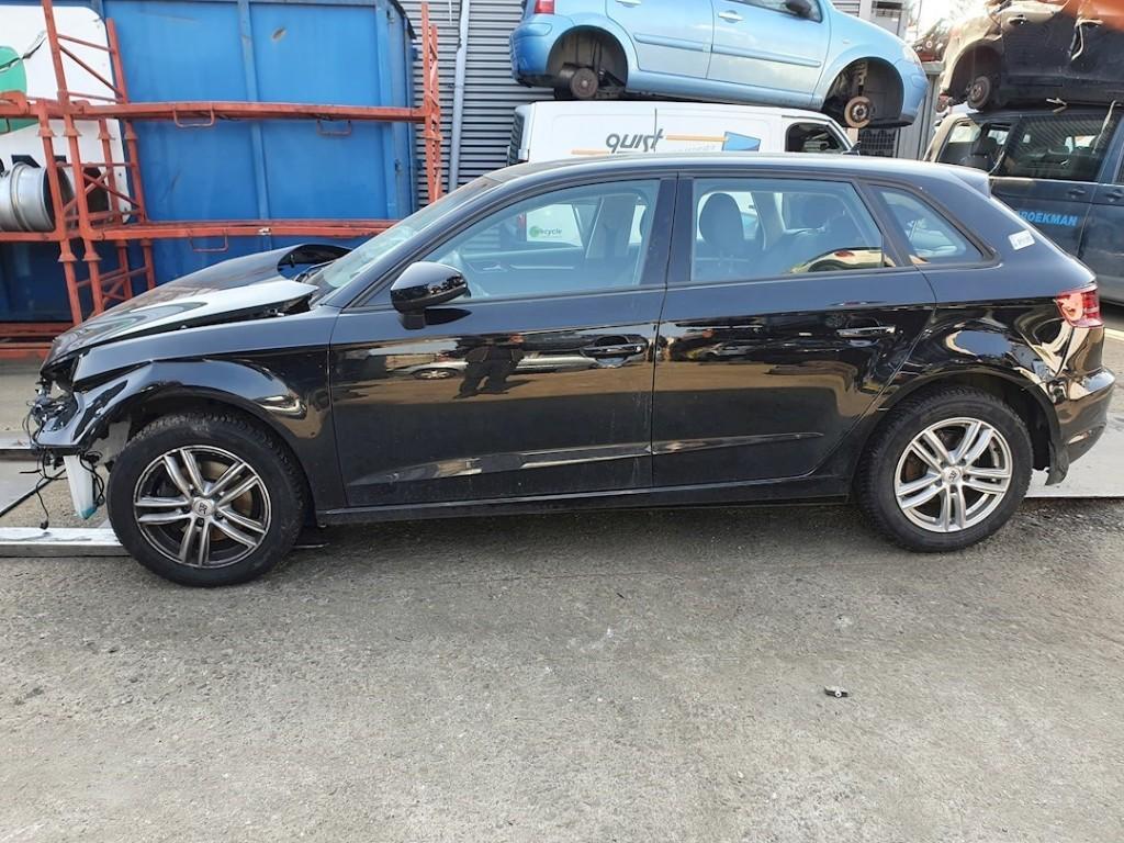 SPIEGEL LINKS Audi A3 Sportback (8VA / 8VF) (8V1857409T9B9), Gebruikt, Audi