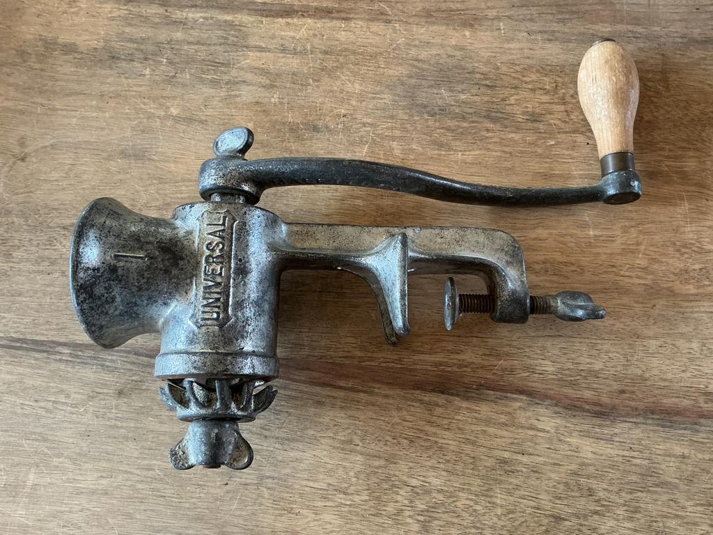 Antieke Amerikaanse vleesmolen van  100+ jaar oud, Antiek en Kunst, Ophalen of Verzenden
