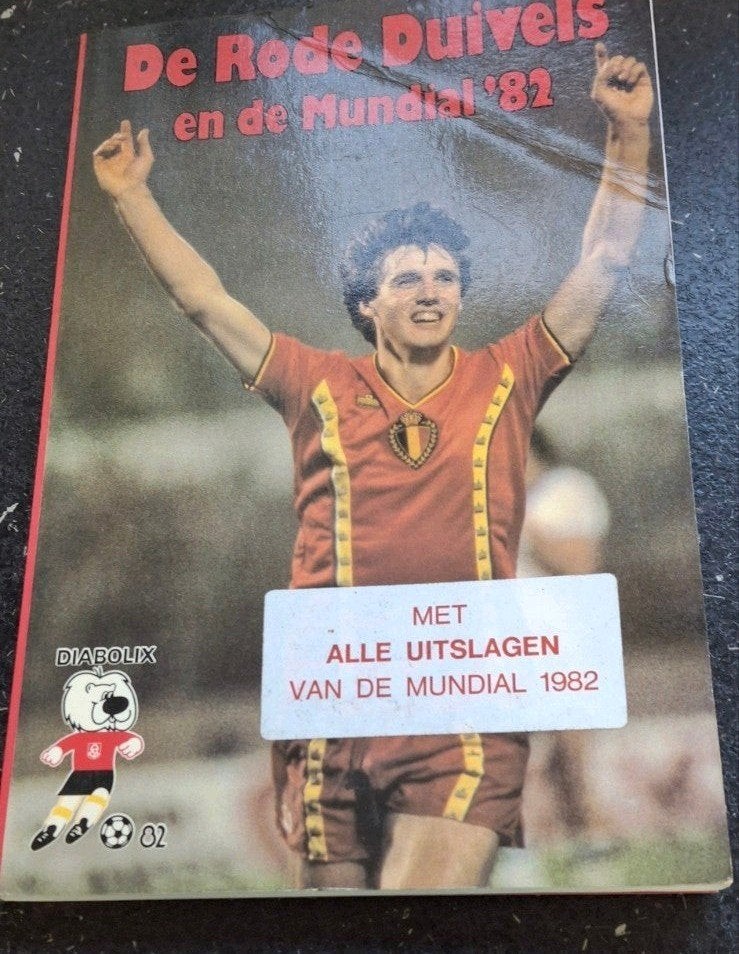 Boek Rode Duivels en Mondial 1982 WK Spanje, Ophalen of Verzenden, Zo goed als nieuw, Boek of Tijdschrift