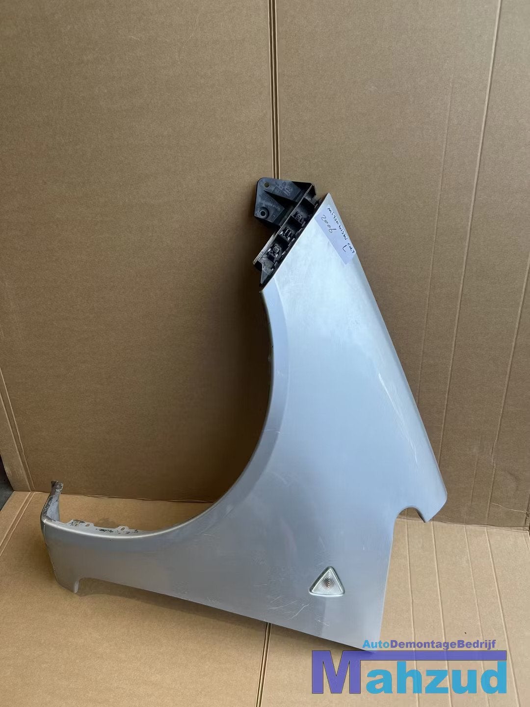 MITSUBISHI COLT Links voorscherm zijscherm 2004+2012, Info@mitsubishi-motors.com, Gebruikt, Voor, Mitsubishi Motors Corporation