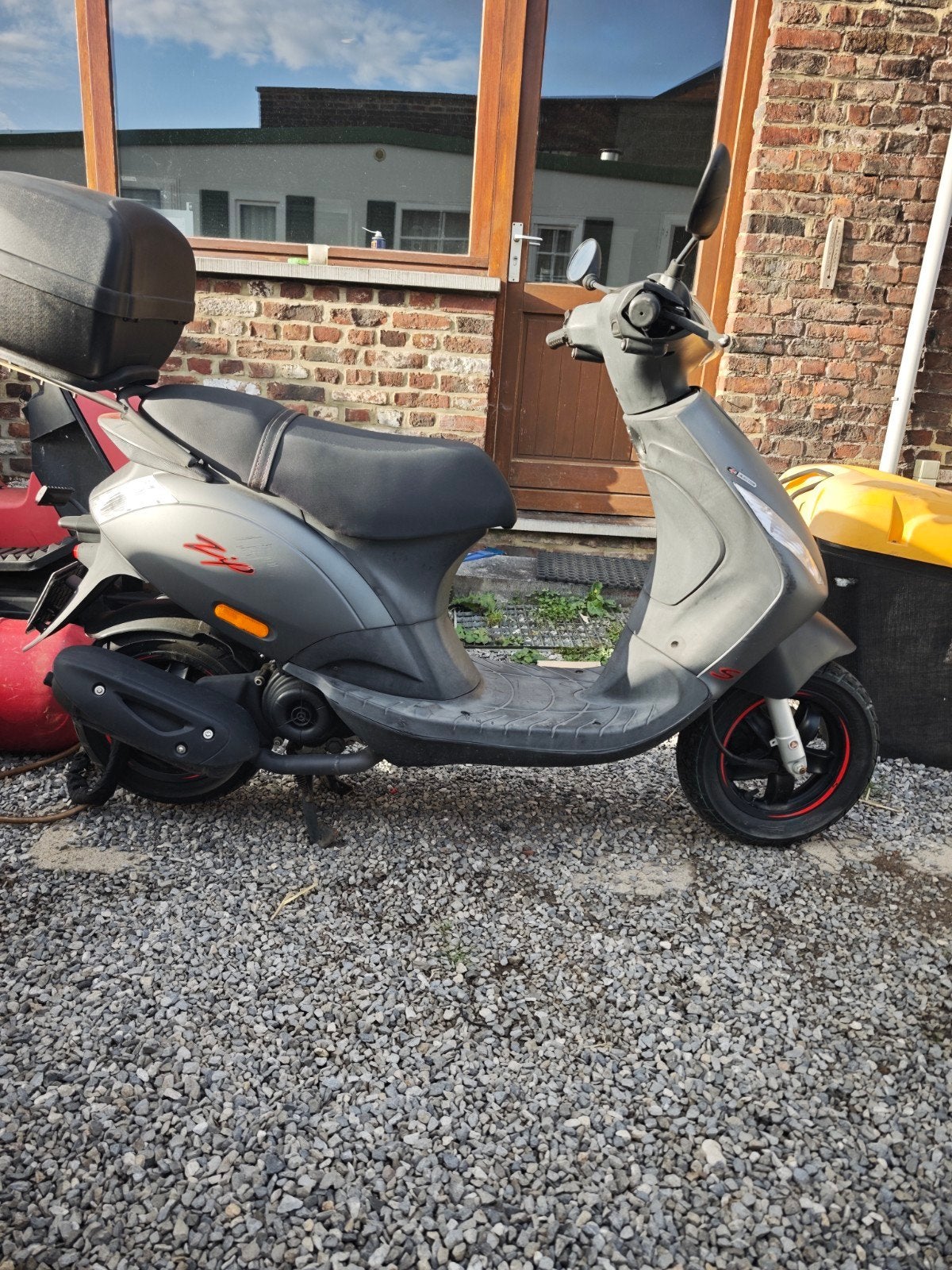 Piaggio ZIP Klasse A scooter jaar 2020, Fietsen en Brommers, Ophalen, Zip, Klasse A (25 km/u), Benzine