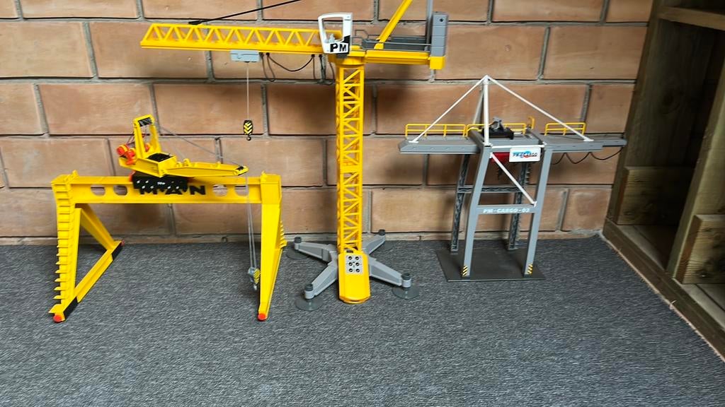 Grue Playmobile, Enlèvement ou Envoi