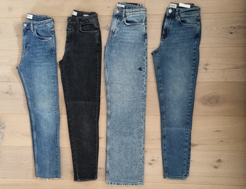 Jeansbroeken Closet en Calvin Klein 32/34 xs, Kleding | Dames, Spijkerbroeken en Jeans, Blauw, Closet, Ophalen of Verzenden, Zo goed als nieuw