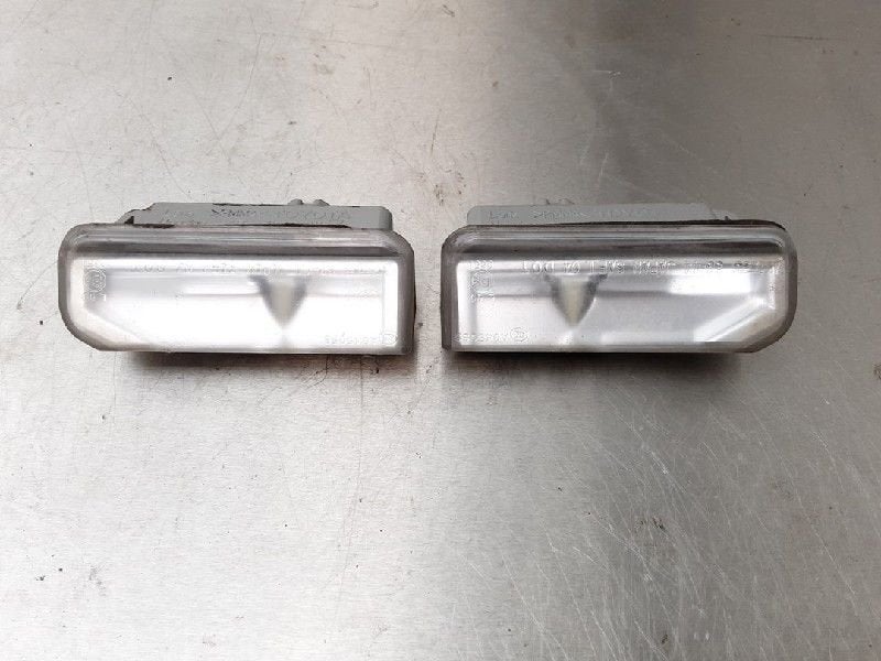 ECLAIRAGE DE PLAQUE Lexus IS (E2) (01-1998/03-2013), Utilisé, Lexus