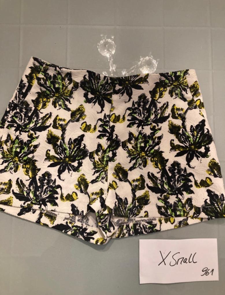 Short atmosphere xs, Kinderen en Baby's, Kinderkleding | Maat 134, Ophalen of Verzenden, Zo goed als nieuw