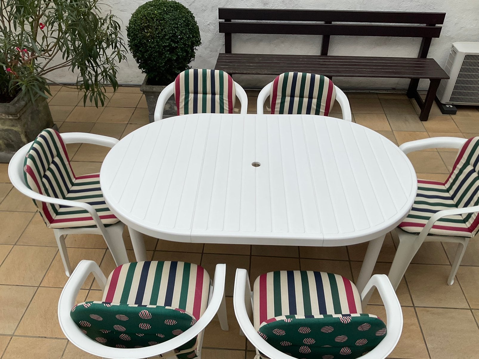 Set tuinmeubelen: tafel, 6 stoelen met kussens, Tuin en Terras, Ophalen, Kunststof, Gebruikt, 6 zitplaatsen