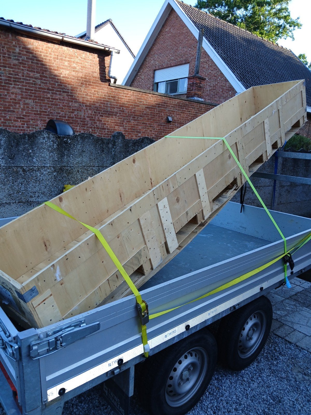 gratis houten kist + deksel 3,35m lang., Doe-het-zelf en Bouw, Hout en Planken, Ophalen, 300 cm of meer