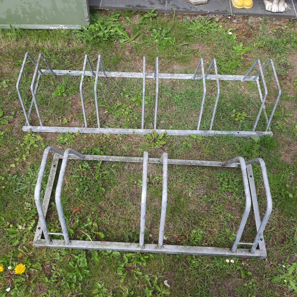Fietsrekken , 5 fietsen en 3 fietsen ..120 x 40 en 88 x 40 ., Fietsen en Brommers, Ophalen
