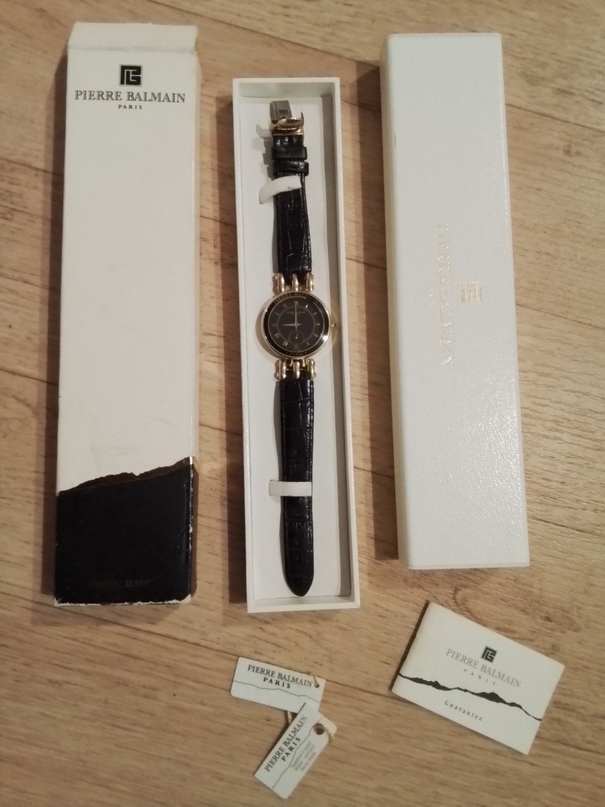 VINTAGE 1994 ULTRA PLATTE PIERRE BALMAIN PARIS HORLOGE., Overige materialen, Leer, Polshorloge, Zo goed als nieuw