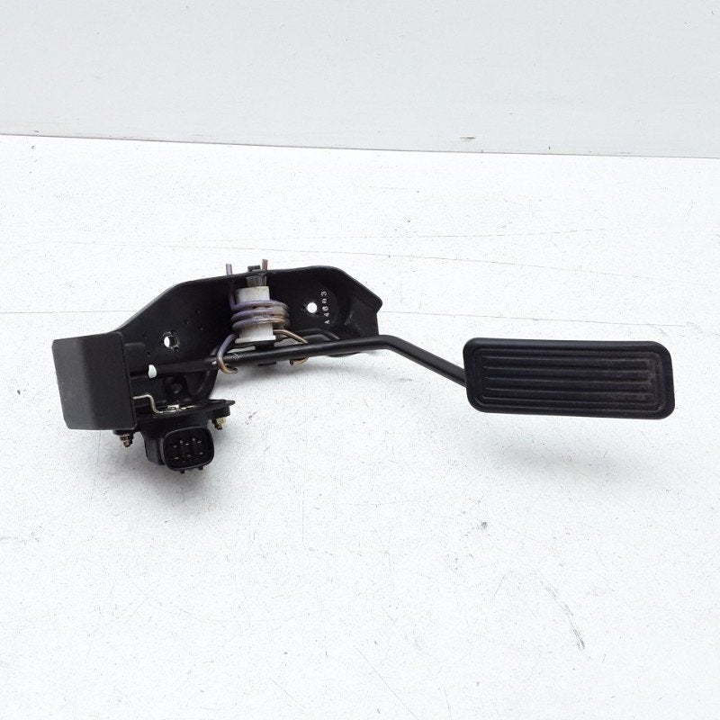 PEDALE D'ACCELERATEUR Toyota Corolla (E12) (01-2001/03-2008), Utilisé, Toyota