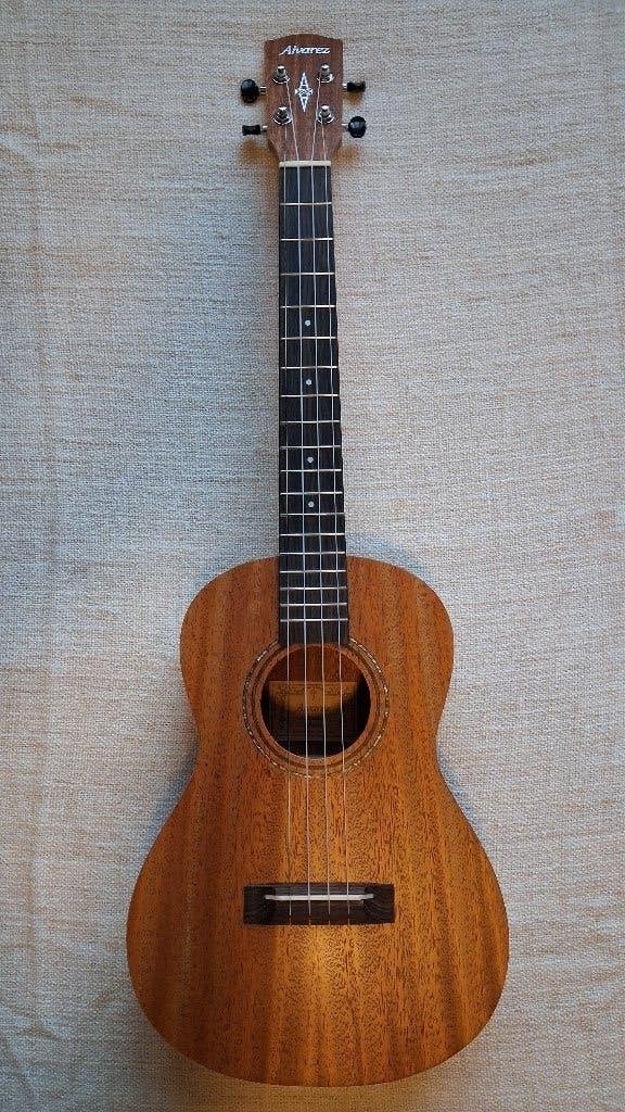 Ukulele baryton Alvarez RU22B, Enlèvement ou Envoi, Comme neuf, Ukulélé