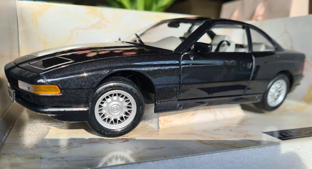 BMW 850i (E31)1990, Hobby en Vrije tijd, Ophalen, Maisto