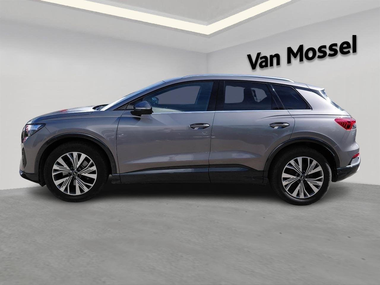 Audi Q4 e-tron 35 Attraction (automatique), Autos, Argent ou Gris, Achat, Entreprise, Entretenue par le concessionnaire