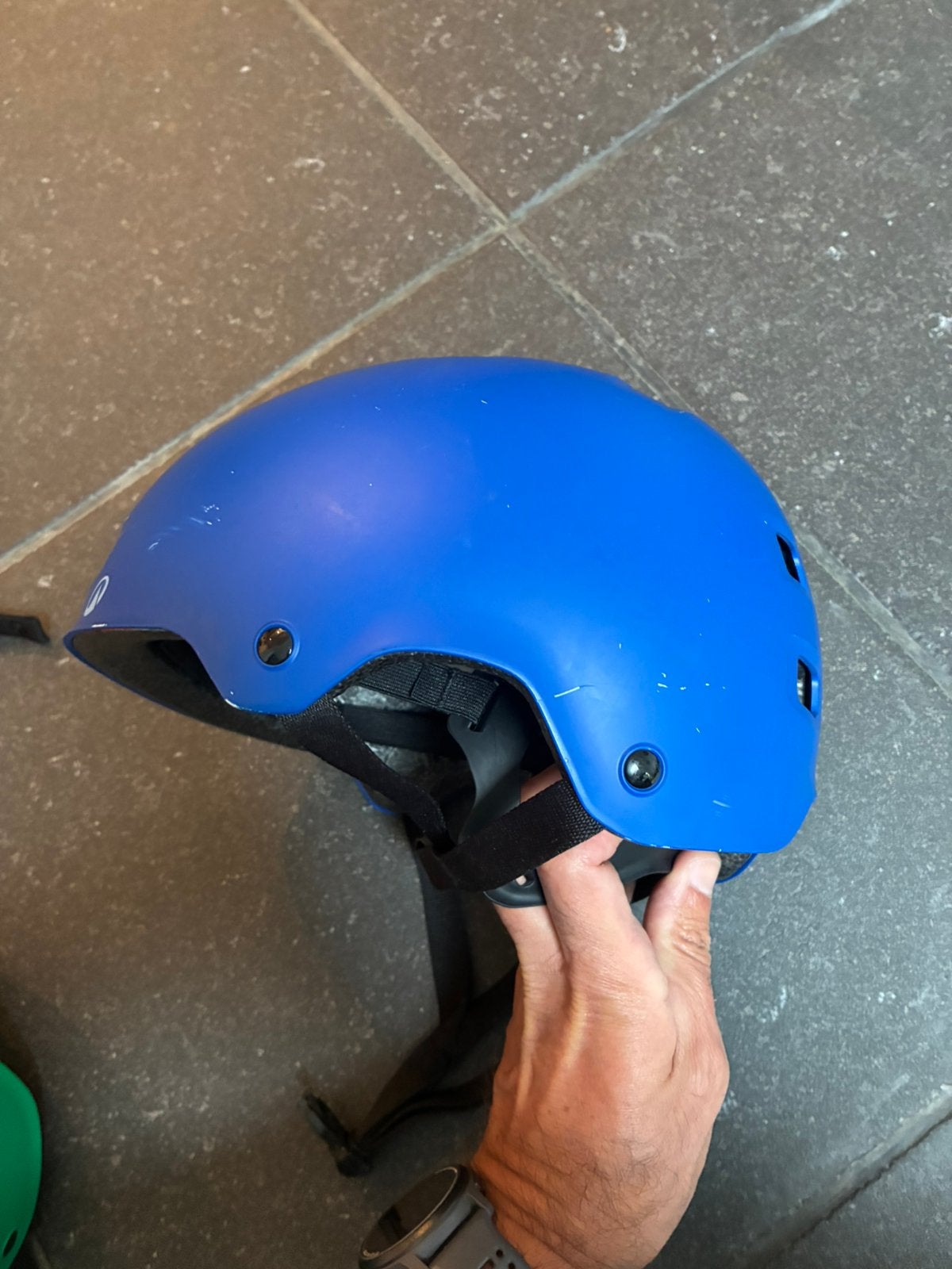 Casque vélo enfant bleu – taille M (55–59 cm) – 7 €, Enlèvement, Utilisé, M, Garçon ou Fille