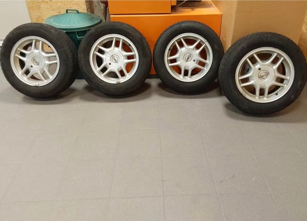 Jantes en alliage Opel avec pneus 205/65-15, 15 pouces, Pneus et Jantes, Pneus hiver, 205 mm