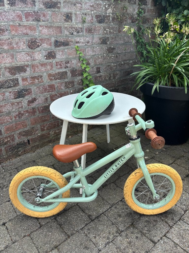 Little Dutch loopfiets voor kinderen (incl. helm), Ophalen, Zo goed als nieuw, Loopfiets
