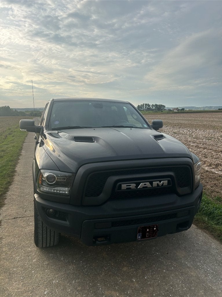 RAM 1500 CLASSIC WARLOCK BLACK EDITION CREW CAB4X4, Autos, Achat, Euro 6, Entretenue par le concessionnaire, 5 places