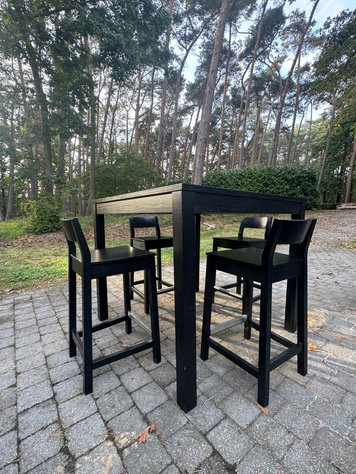 Ensemble table haute  (110x110) - 4 tabourets en bois massif, Enlèvement, Utilisé
