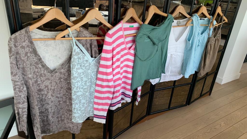 7 blouses, topjes — Benetton, NAF NAF - maat 38, 40, M, Kleding | Dames, Blouses en Tunieken, Zo goed als nieuw, Maat 38/40 (M)