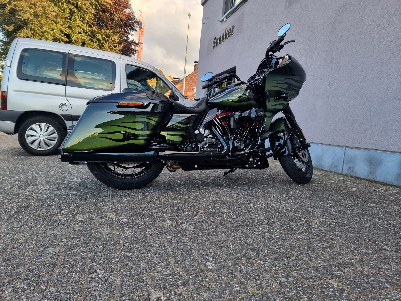 Road glide cvo van 2022, Motoren, Motoren | Harley-Davidson, Particulier, Toermotor, meer dan 35 kW, 2 cilinders, ABS, Cruise Control