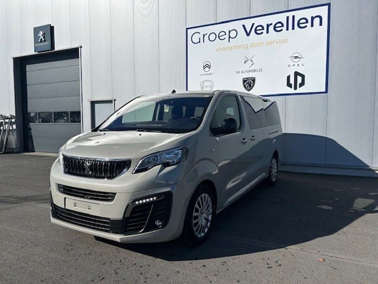 Peugeot Traveller Long L3 Business BlueHDi S/S EAT8 â‚6.3, Auto's, Monovolume, 4 cilinders, 0 kg, Beige